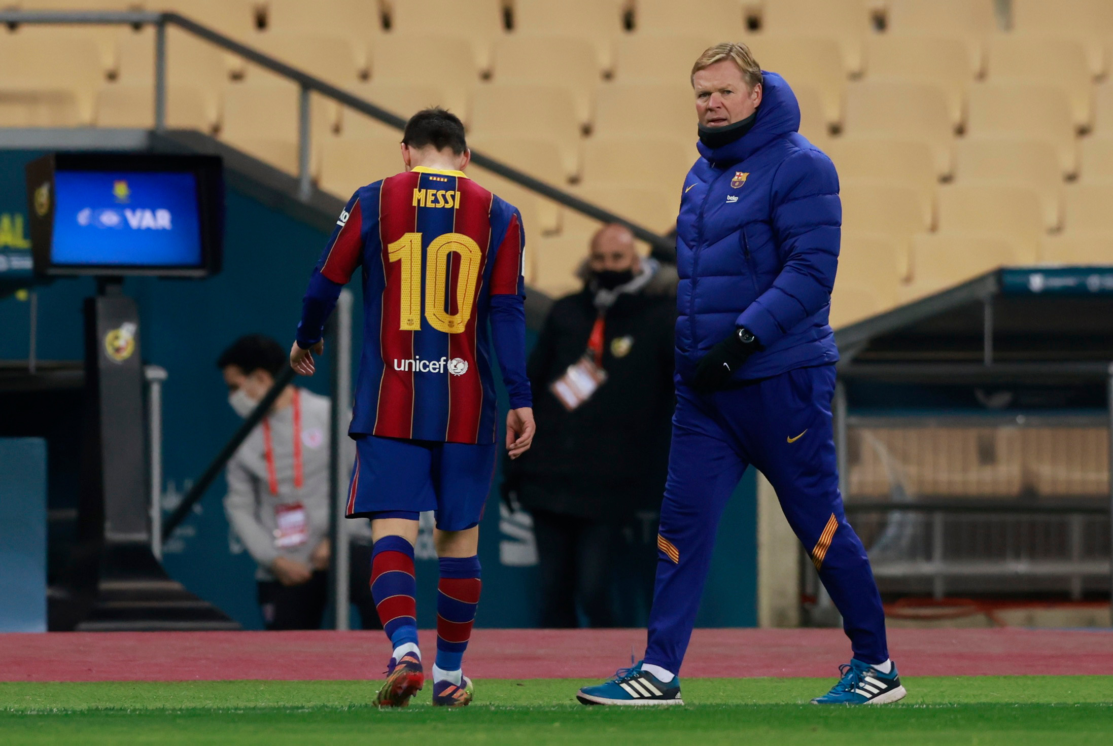 Messi Sent Off As Barca Lose Super Cup